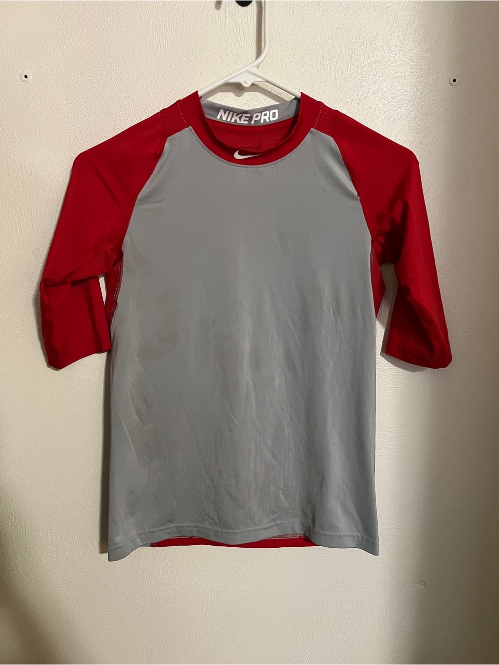 NIKE‎ PRO Classic MLB Baseball Athletic Quick Dry T Shirt Red Grey Boy's Size M